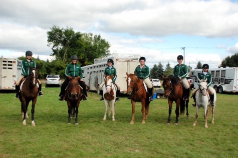 Riders Madison Mckay-Pfieffer, Ana Weinfurther, Abigail Brickman, Madison Hartz, Sabrina Burill, and Madison Hartz. Photo Credits to Carolyn Mckay-Pfieffer