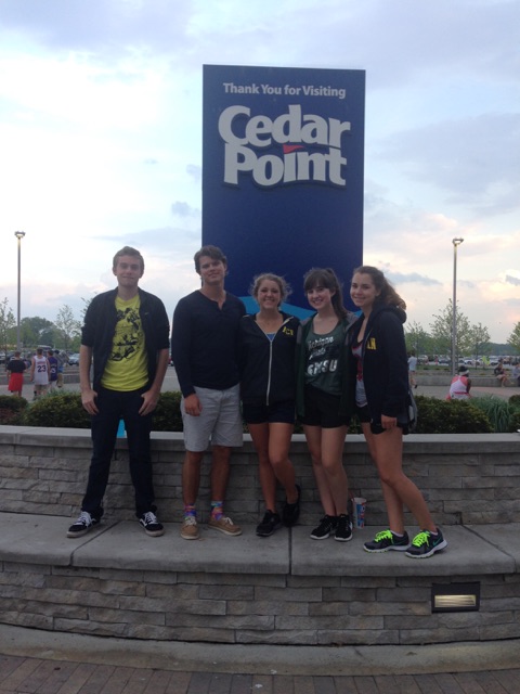 Justin Skyler, Arvid Peterson, Lyndsay Crane, Sarah Opie, and Lauren Gorny at Cedar Point.